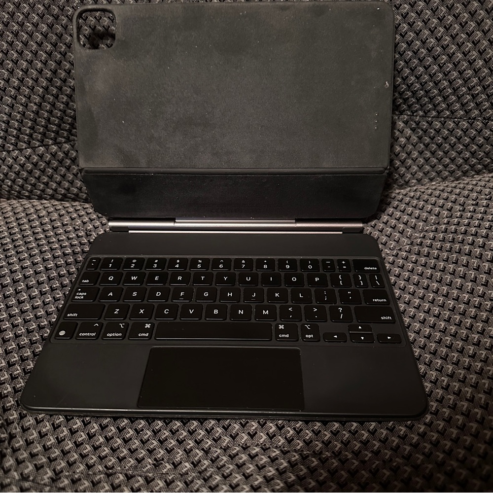 Black Apple Magic Keyboard for 11-inch iPad Pro 1st/2nd Generation